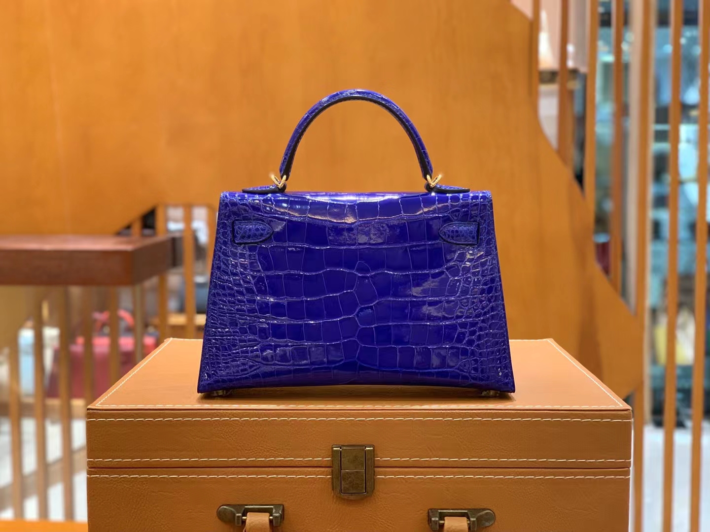 爱马仕 Hermes Mini kelly 二代 7T Bleu electrique电光蓝 一级进口美洲鳄 金扣 进口蜜蜡线 全手工制作