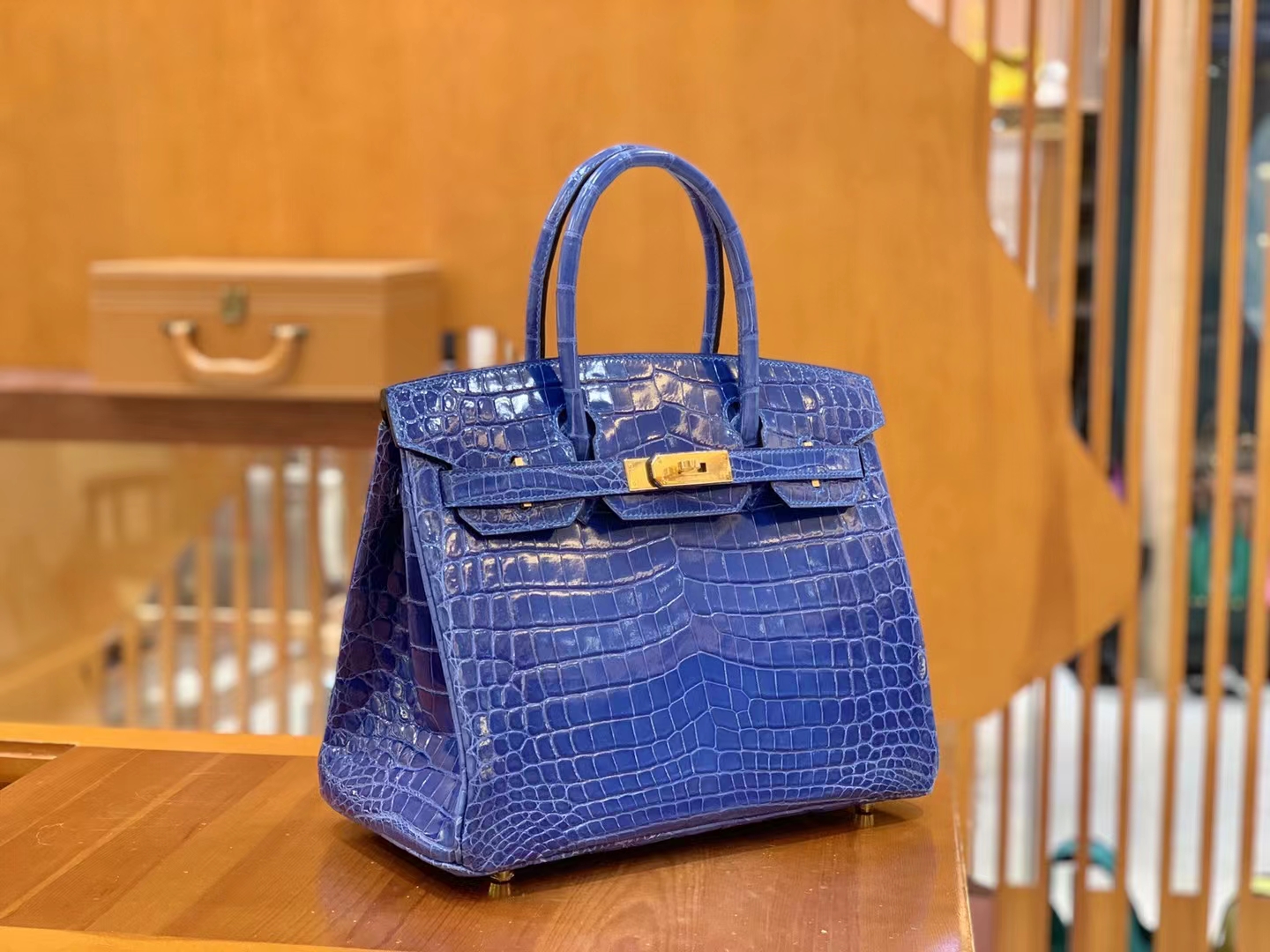 Hermes 爱马仕 Birkin 30cm I7 Bleu zellige 琉璃蓝 一级进口尼罗鳄“••” 金扣 进口蜜蜡线 全手工制作