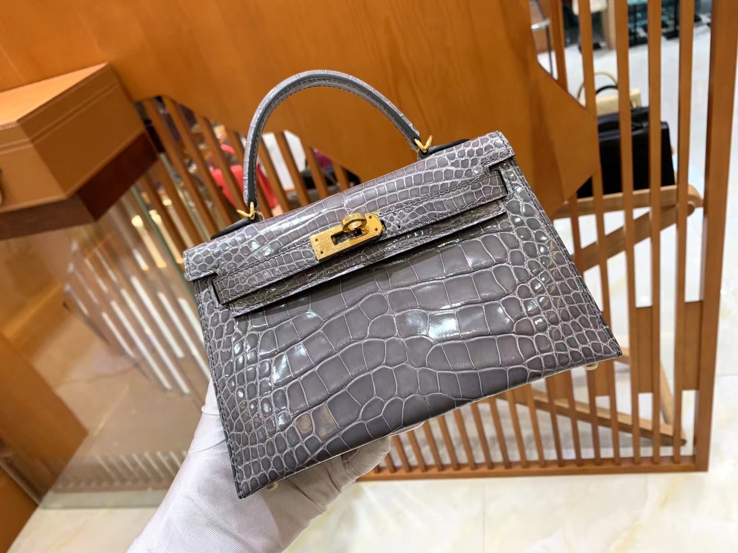 HERMES 爱马仕 Mini kelly 二代 8M Gris Paris 巴黎灰 一级进口美洲鳄 金扣 进口蜜蜡线 全手工制作