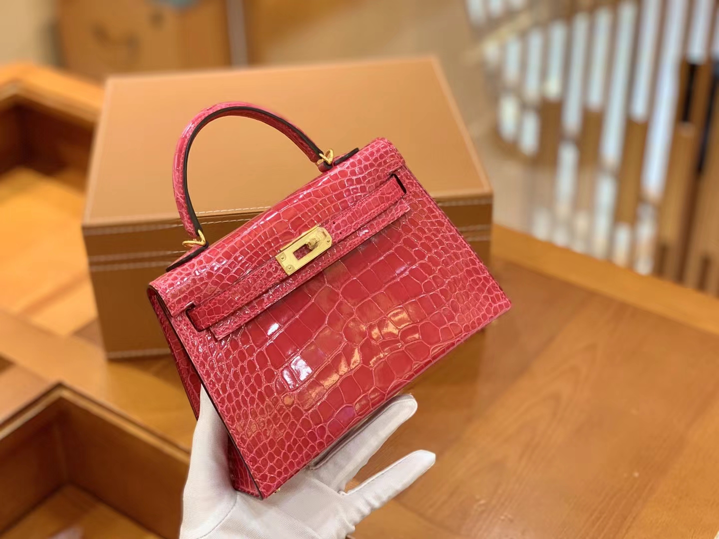 爱马仕 Hermes Mini kelly 二代 i6 Rose Extreme 极致粉 一级进口美洲鳄 金扣 进口蜜蜡线 全手工制作