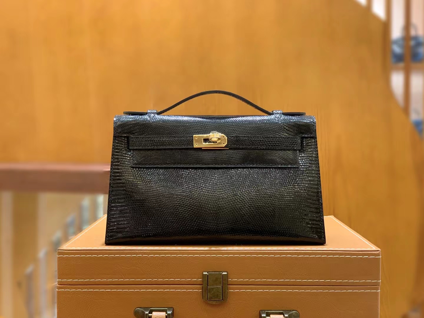 Hermes 爱马仕【现货】 Mini Kelly 一代 黑色 南非野生蜥蜴皮银扣 进口蜜蜡线 全手工制作