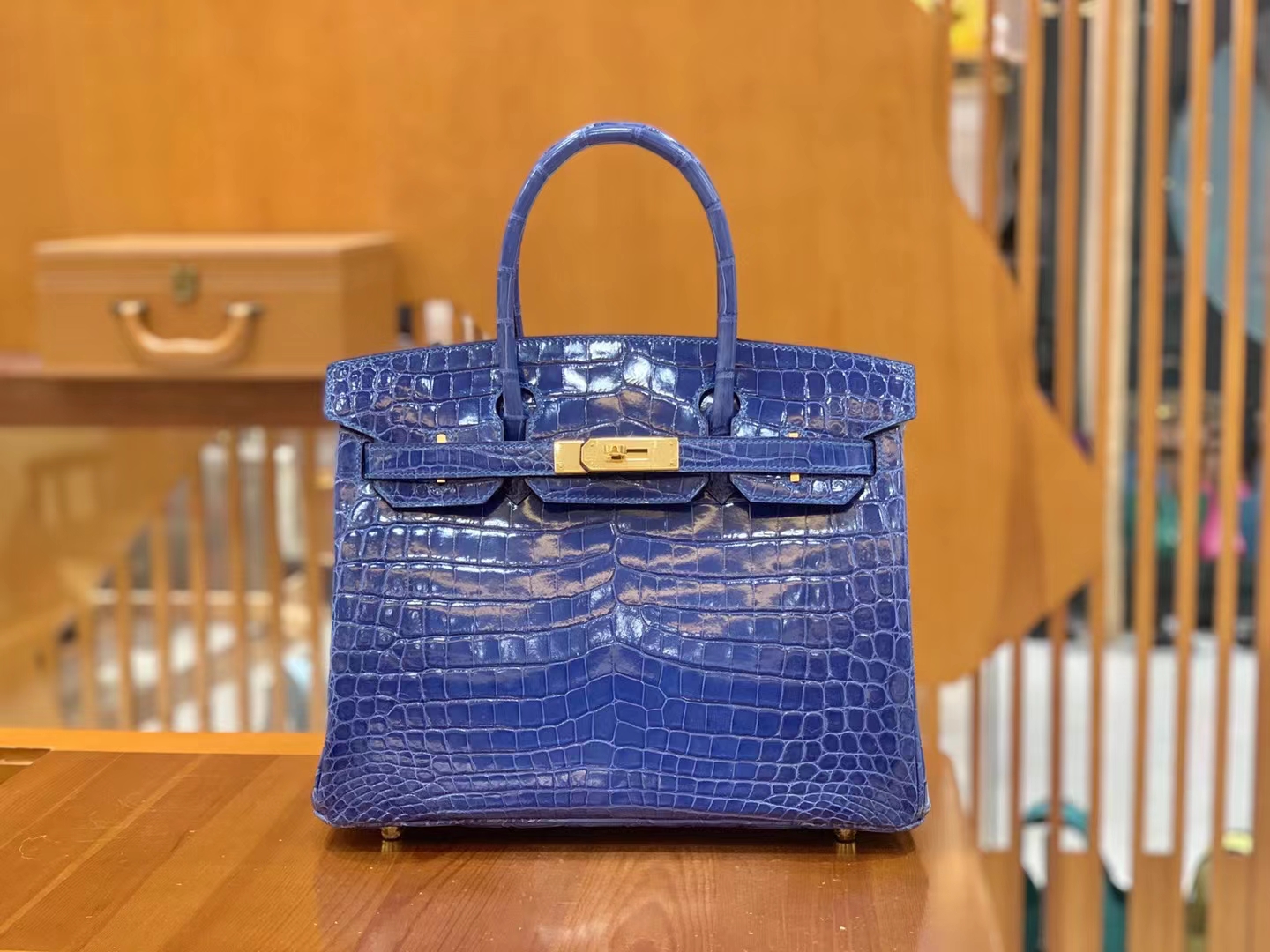 Hermes 爱马仕 Birkin 30cm I7 Bleu zellige 琉璃蓝 一级进口尼罗鳄“••” 金扣 进口蜜蜡线 全手工制作