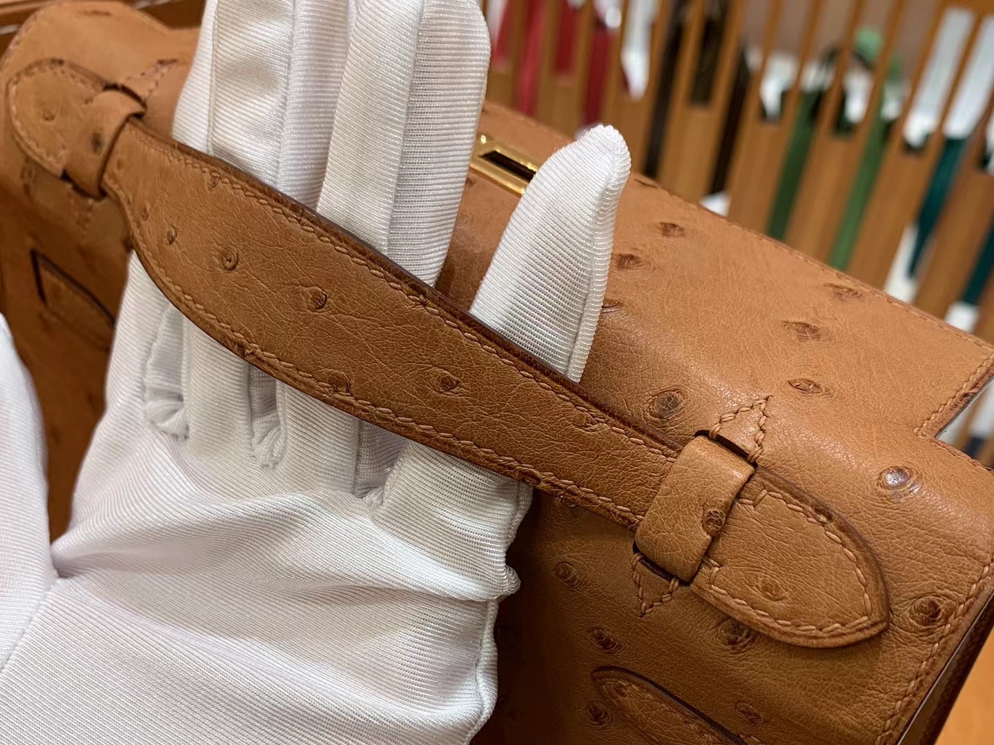 Hermes 爱马仕 【现货】 Mini Kelly 一代 CK37 金棕色 南非KK级鸵鸟皮 金扣 进口蜜蜡线 全手工制作