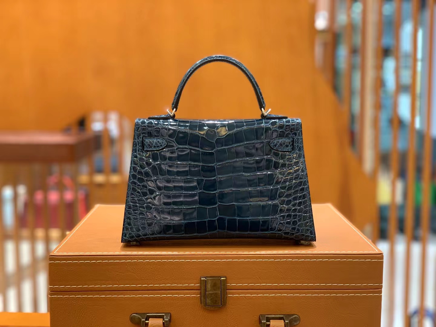 Mini kelly 二代 一级进口美洲鳄 银扣 N7 Blue Tempete风暴蓝 进口蜜蜡线 全手工制作