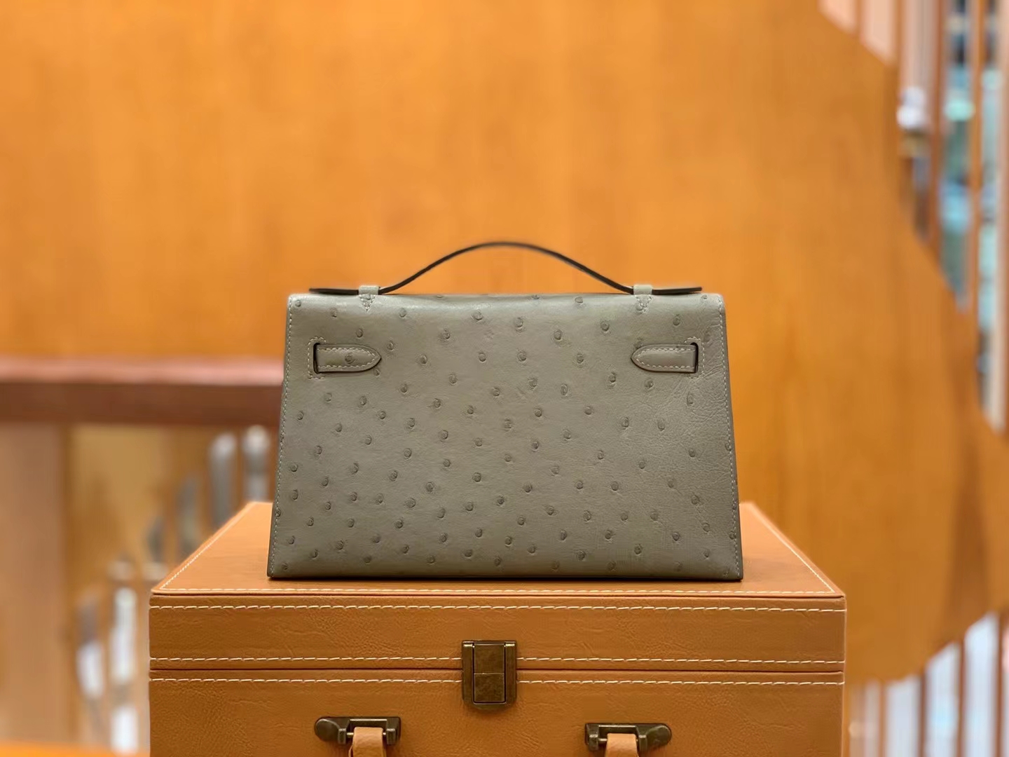 Hermes 爱马仕 【现货】 Mini Kelly 一代 Q1 Sauge鼠草绿 南非KK级鸵鸟皮 金扣 进口蜜蜡线 全手工制作
