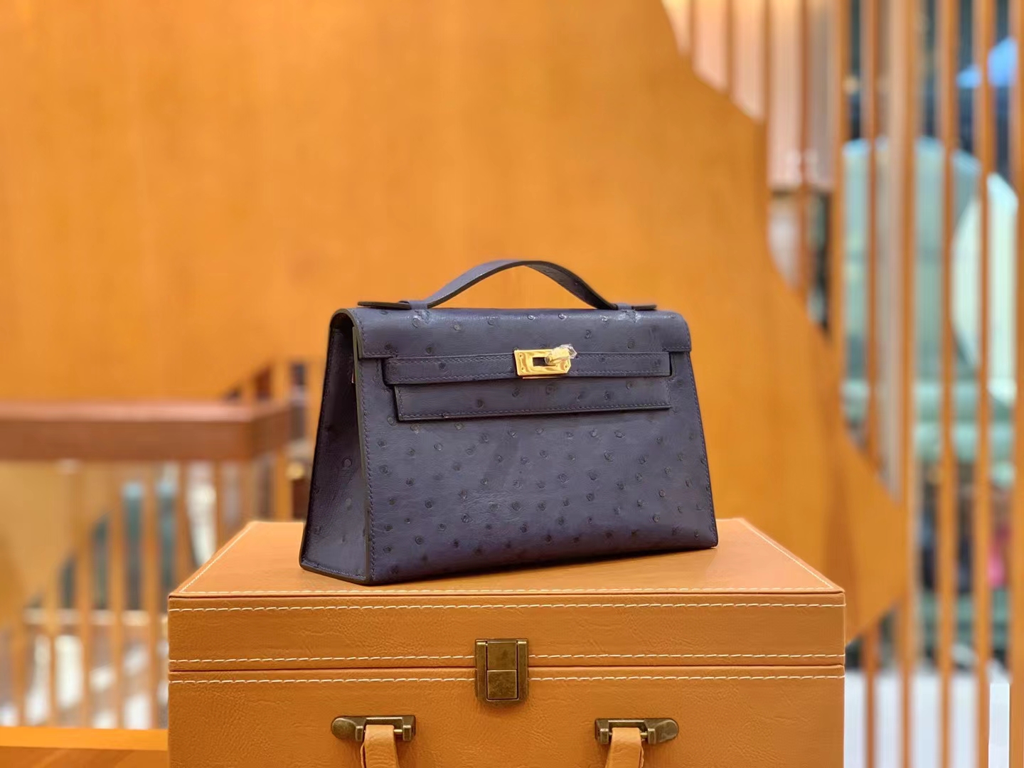 Hermes 爱马仕 【现货】 Mini Kelly 一代 77 Blue Iris鸢尾兰 南非KK级鸵鸟皮 金扣 进口蜜蜡线 全手工制作
