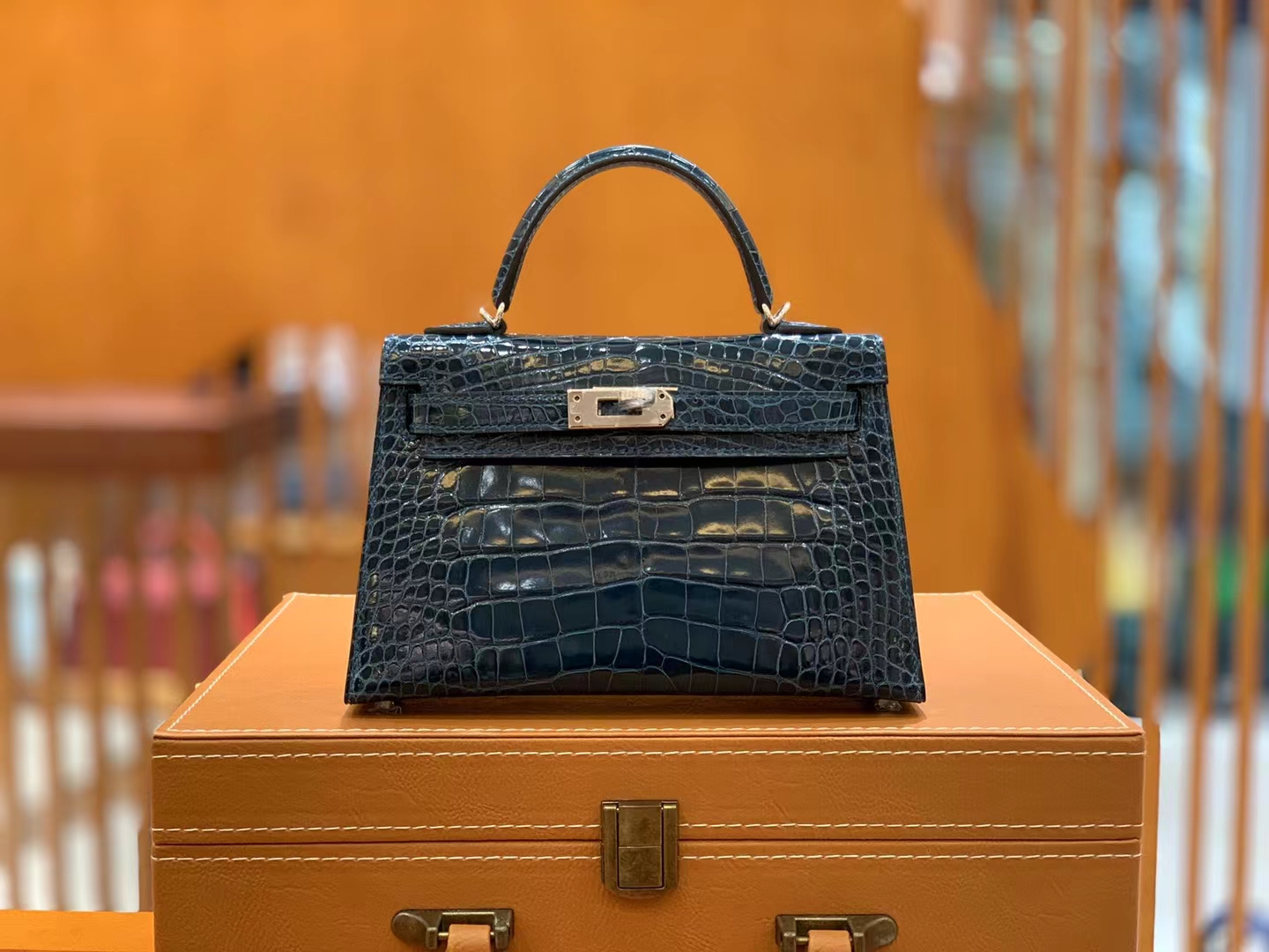Mini kelly 二代 一级进口美洲鳄 银扣 N7 Blue Tempete风暴蓝 进口蜜蜡线 全手工制作