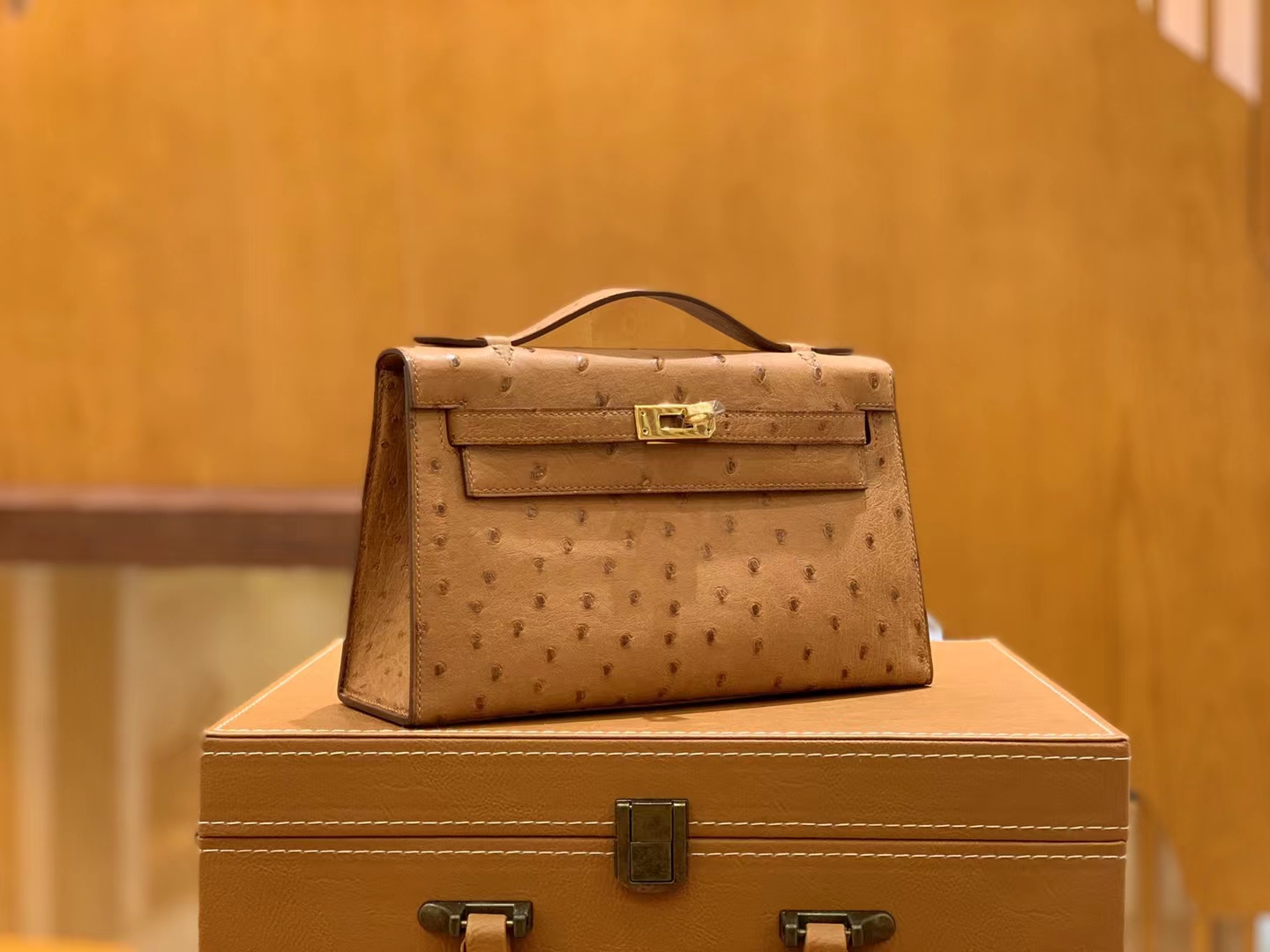 Hermes 爱马仕 【现货】 Mini Kelly 一代 CK37 金棕色 南非KK级鸵鸟皮 金扣 进口蜜蜡线 全手工制作