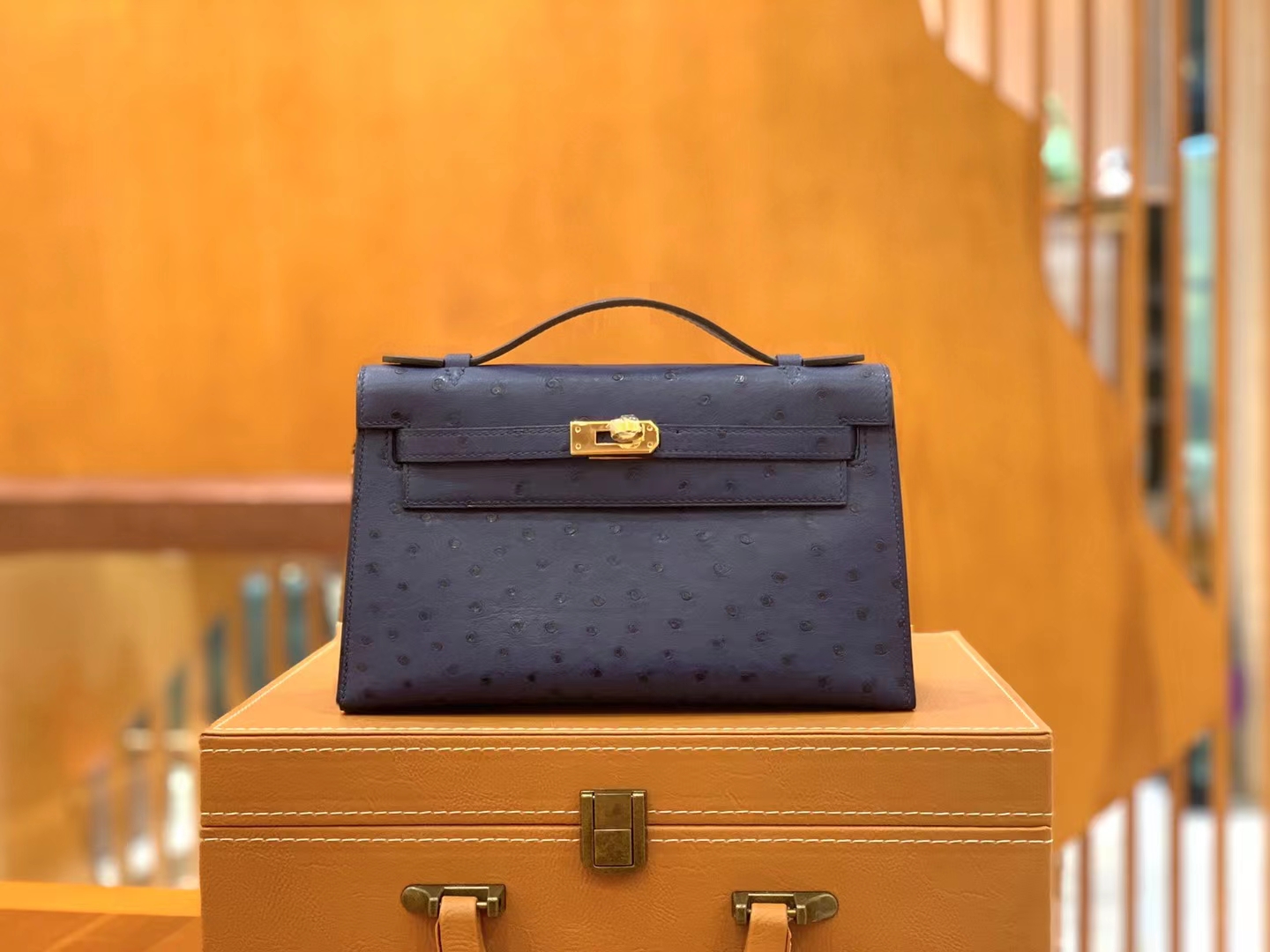 Hermes 爱马仕 【现货】 Mini Kelly 一代 77 Blue Iris鸢尾兰 南非KK级鸵鸟皮 金扣 进口蜜蜡线 全手工制作