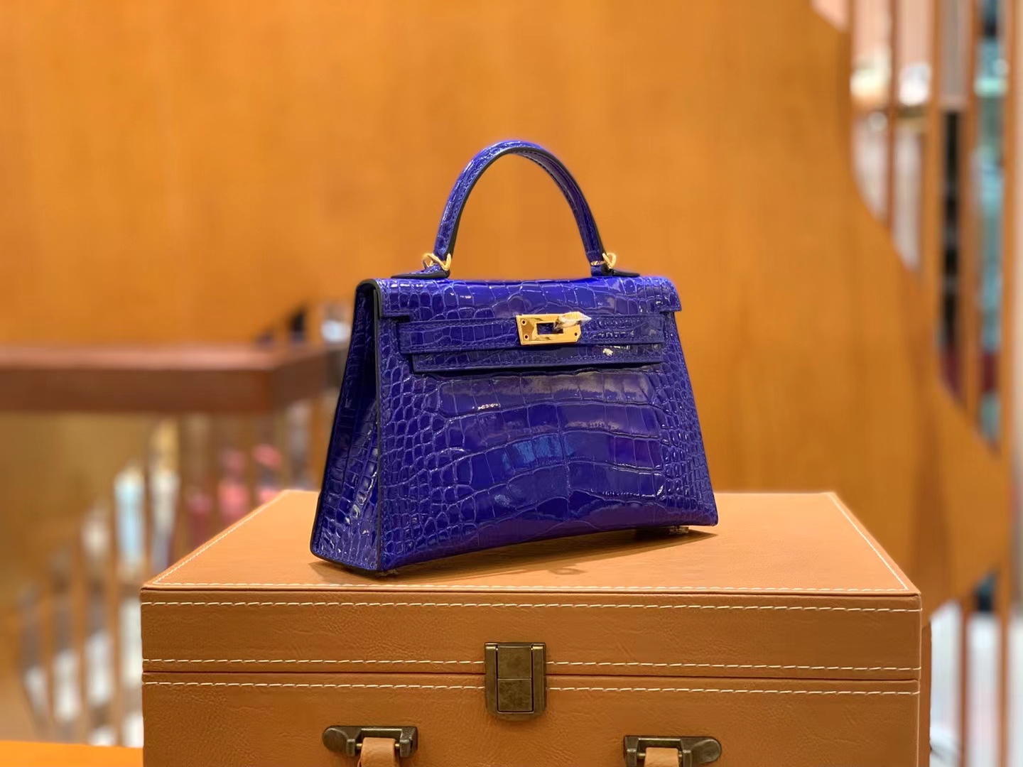 爱马仕 Hermes Mini kelly 二代 7T Bleu electrique电光蓝 一级进口美洲鳄 金扣 进口蜜蜡线 全手工制作