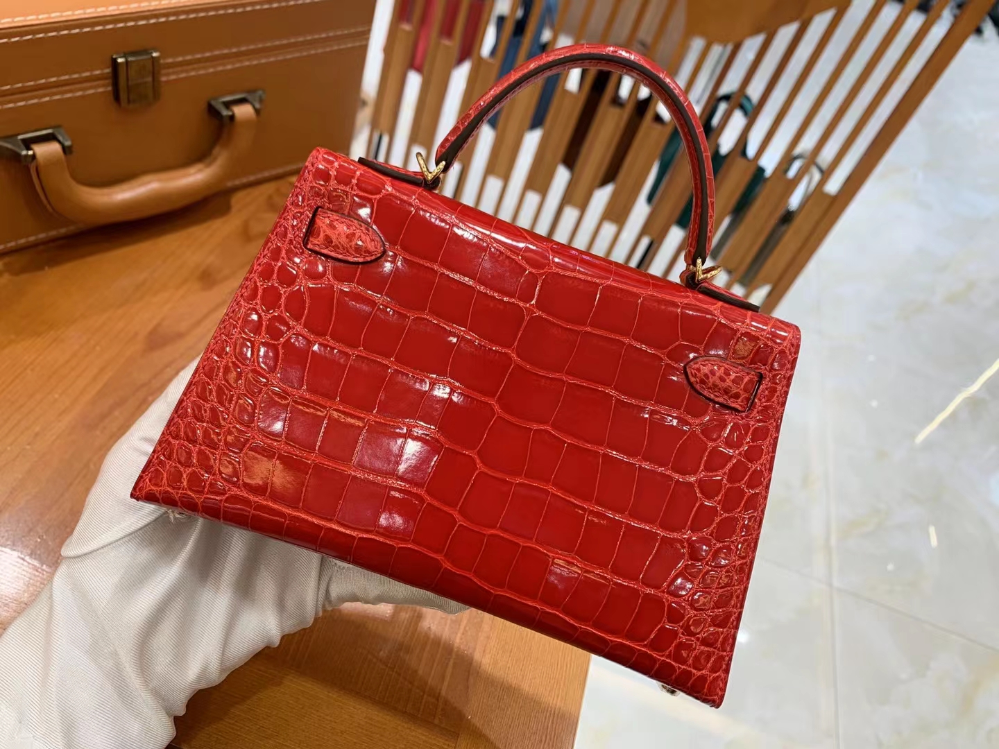 爱马仕 Hermes Mini kelly 二代 95法拉利红 一级进口美洲鳄 金扣 进口蜜蜡线 全手工制作
