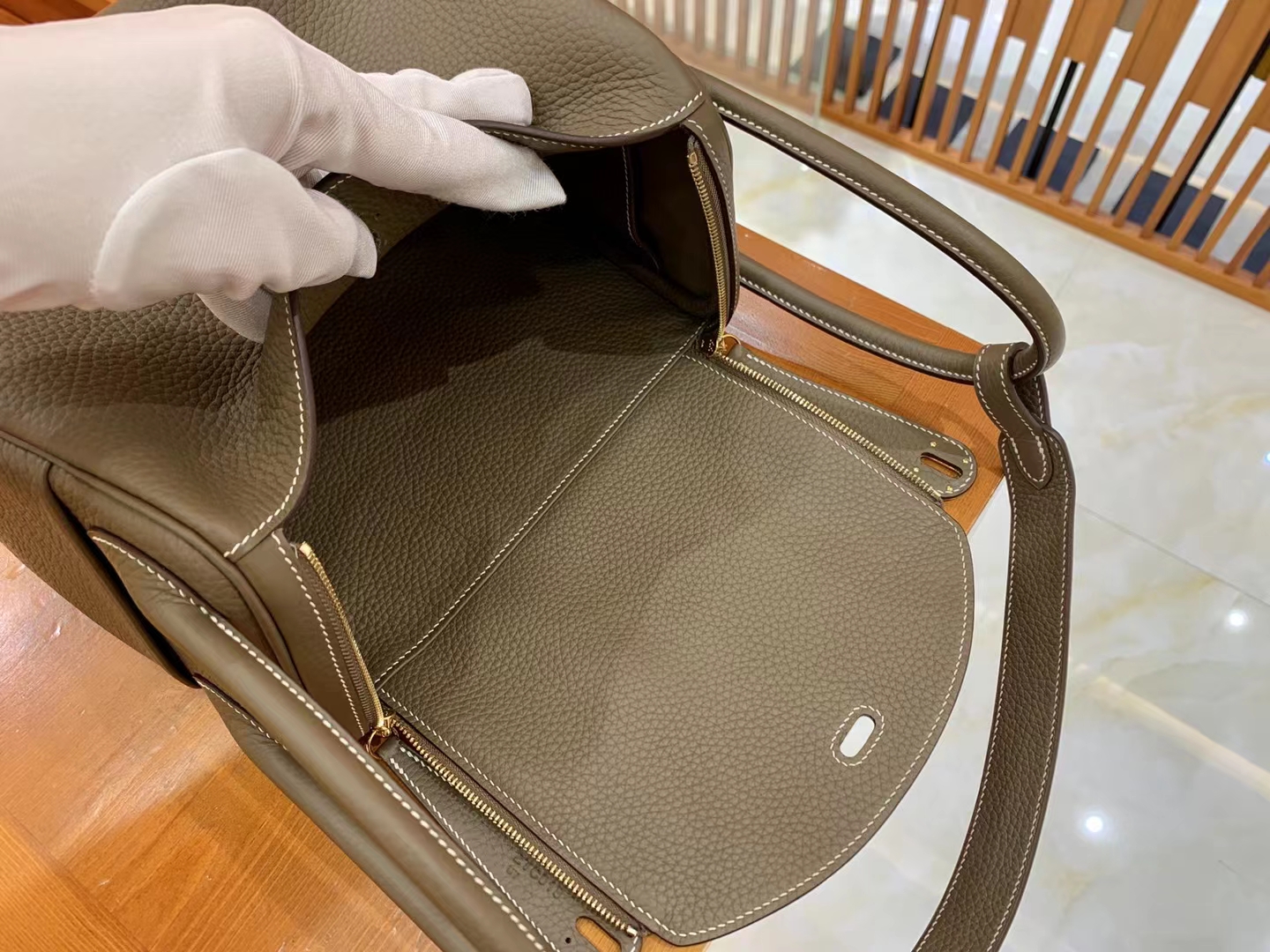 HERMES 爱马仕 Lindy 26cm Togo 8C Gri Elephant 大象灰 进口蜜蜡线 全手工制作