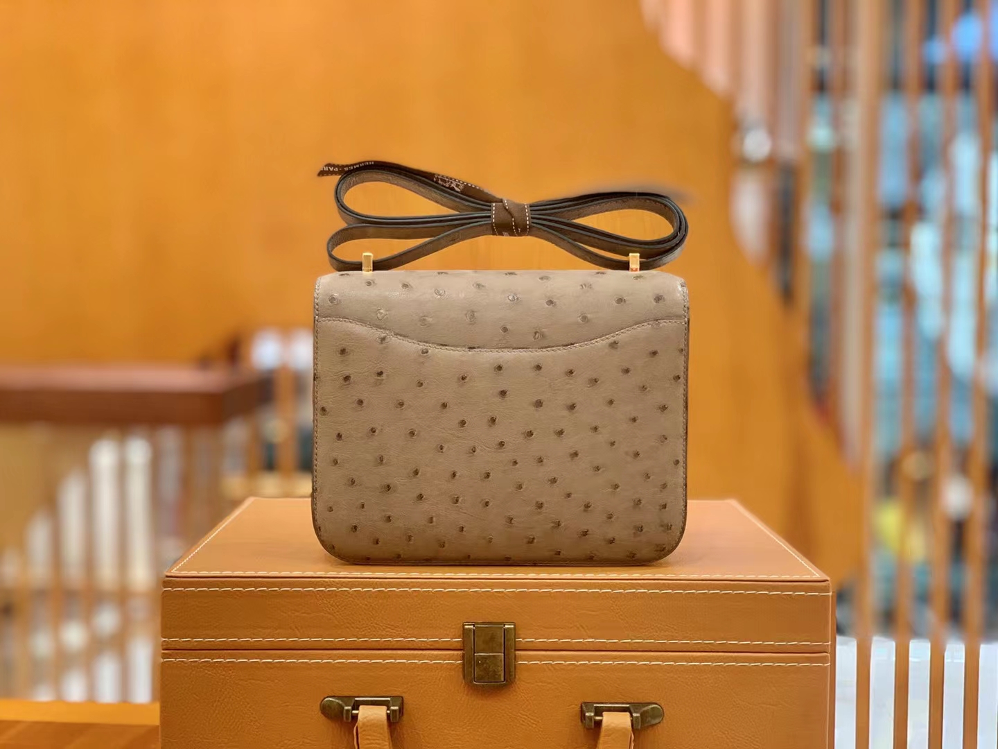 HERMES 爱马仕 Constance 空姐包 19cm 南非KK鸵鸟皮 Ostrich 8C Gri Elephant 大象灰 进口蜜蜡线 全手工制作