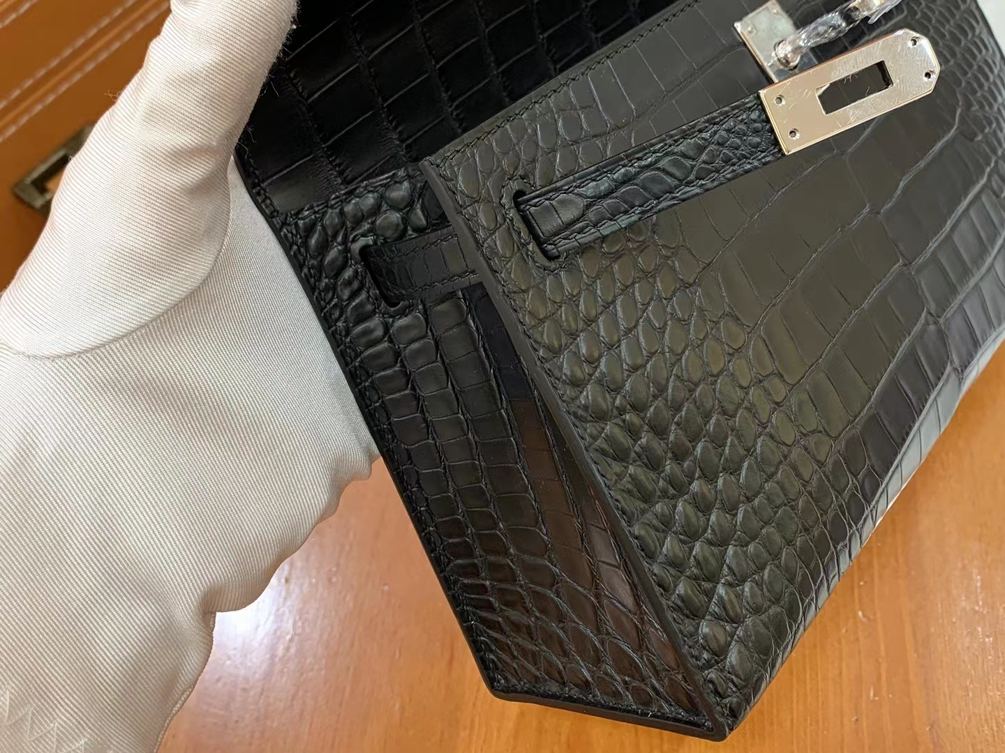 HERMES 爱马仕【现货】Mini一代 经典黑 银扣 一级美洲鳄鱼皮“□”进口蜜蜡线 全手工制作