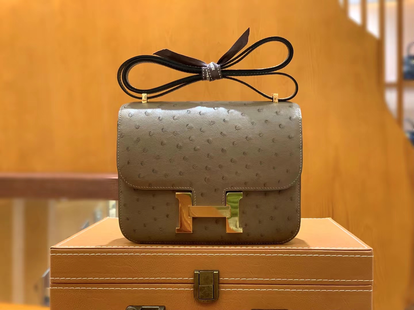 HERMES 爱马仕 Constance 空姐包 19cm 南非KK鸵鸟皮 Ostrich 8S Gris souris 鼠灰色 进口蜜蜡线 全手工制作