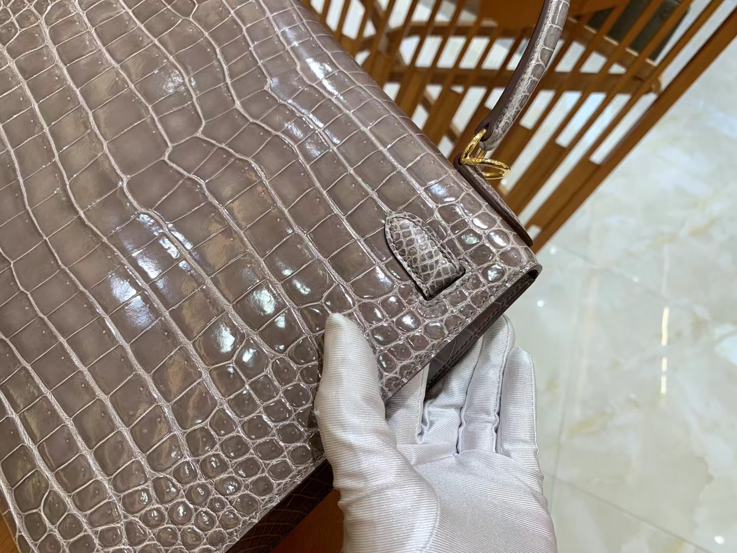 HERMES 爱马仕 Kelly 28cm 81 Gris Tourterelle 斑鸠灰 银扣一级尼罗鳄鱼皮“••”进口蜜蜡线 全手工制作