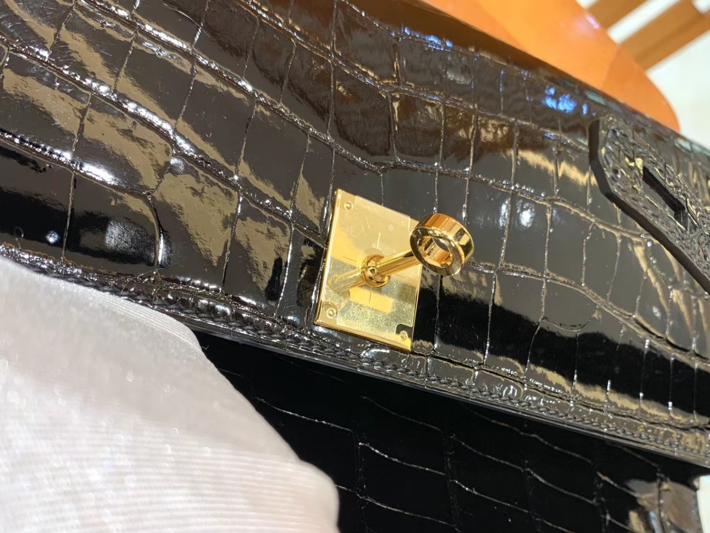 HERMES 爱马仕 Kelly cut 经典黑 金扣 一级尼罗鳄鱼皮“••”进口蜜蜡线 全手工制作