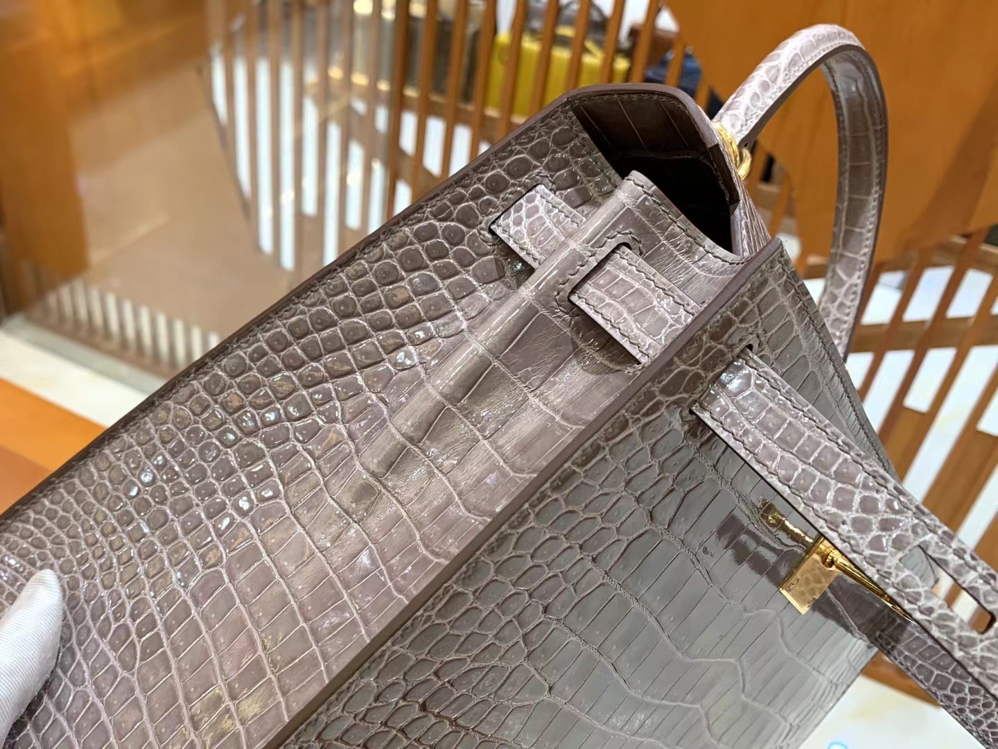 HERMES 爱马仕 Kelly 28cm 81 Gris Tourterelle 斑鸠灰 银扣一级尼罗鳄鱼皮“••”进口蜜蜡线 全手工制作