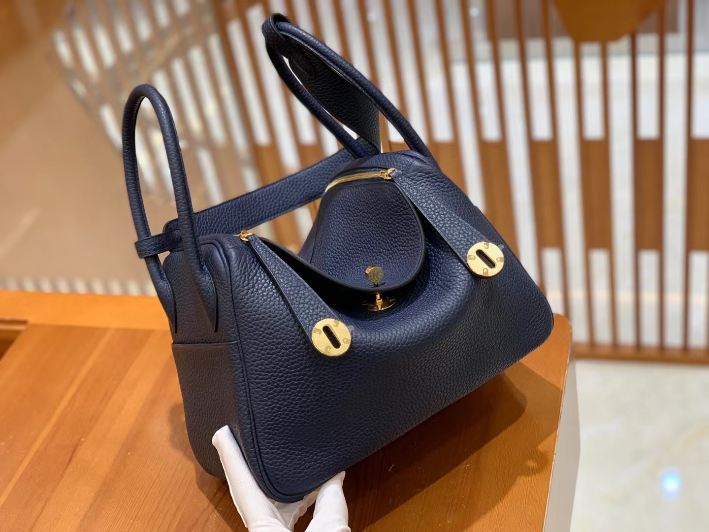 HERMES 爱马仕 Lindy 26cm Togo 2Z 午夜蓝 进口蜜蜡线 全手工制作