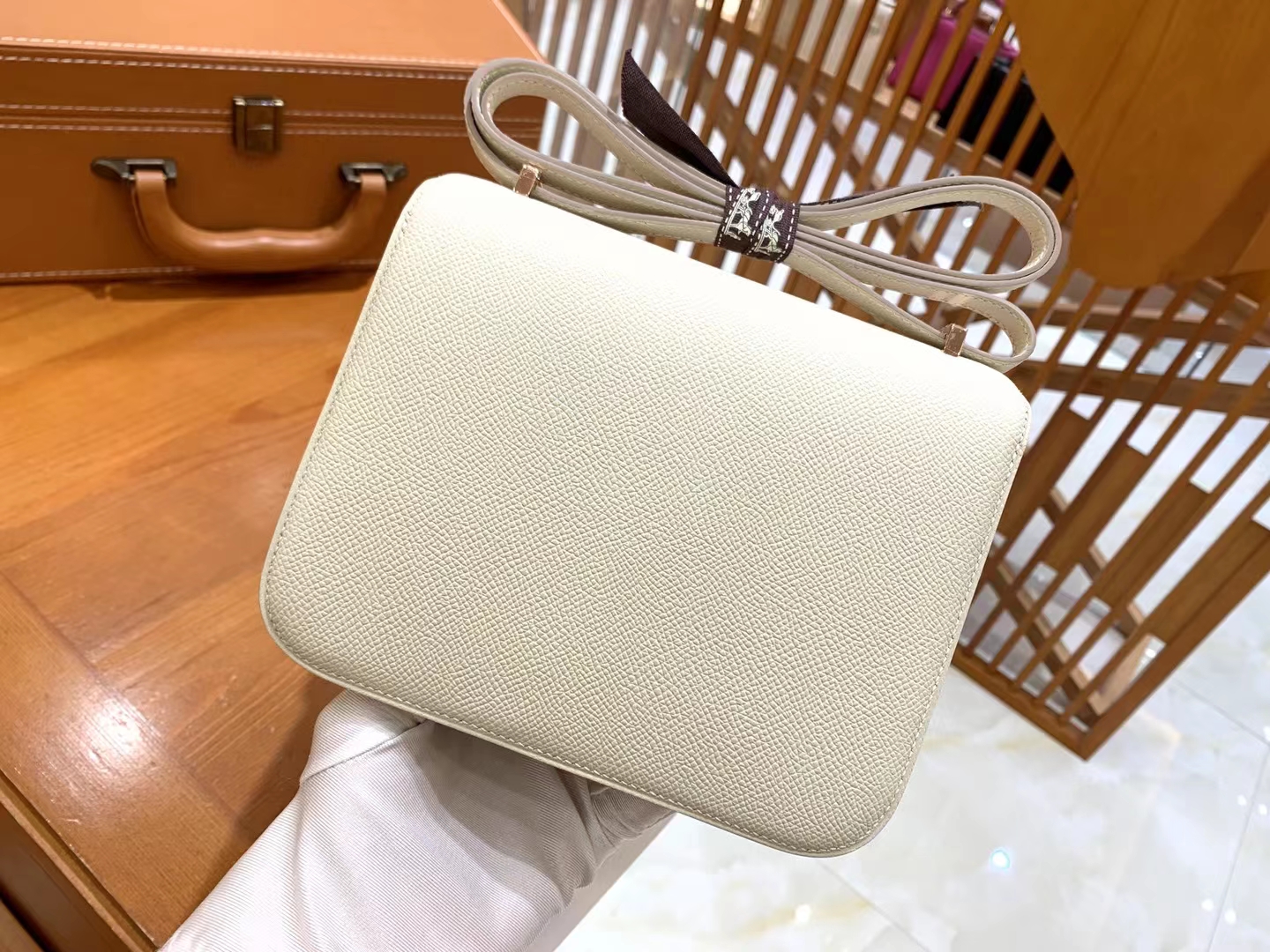 HERMES 爱马仕 Constance 康康 Epsom Craie 10奶昔白 浅金扣 19cm