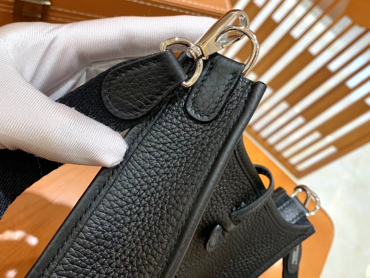 HERMES 爱马仕 伊芙琳17cm CC89 经典黑 进口TC大牛皮 银扣 进口蜜蜡线 全手工制作  款式：伊芙琳17cm