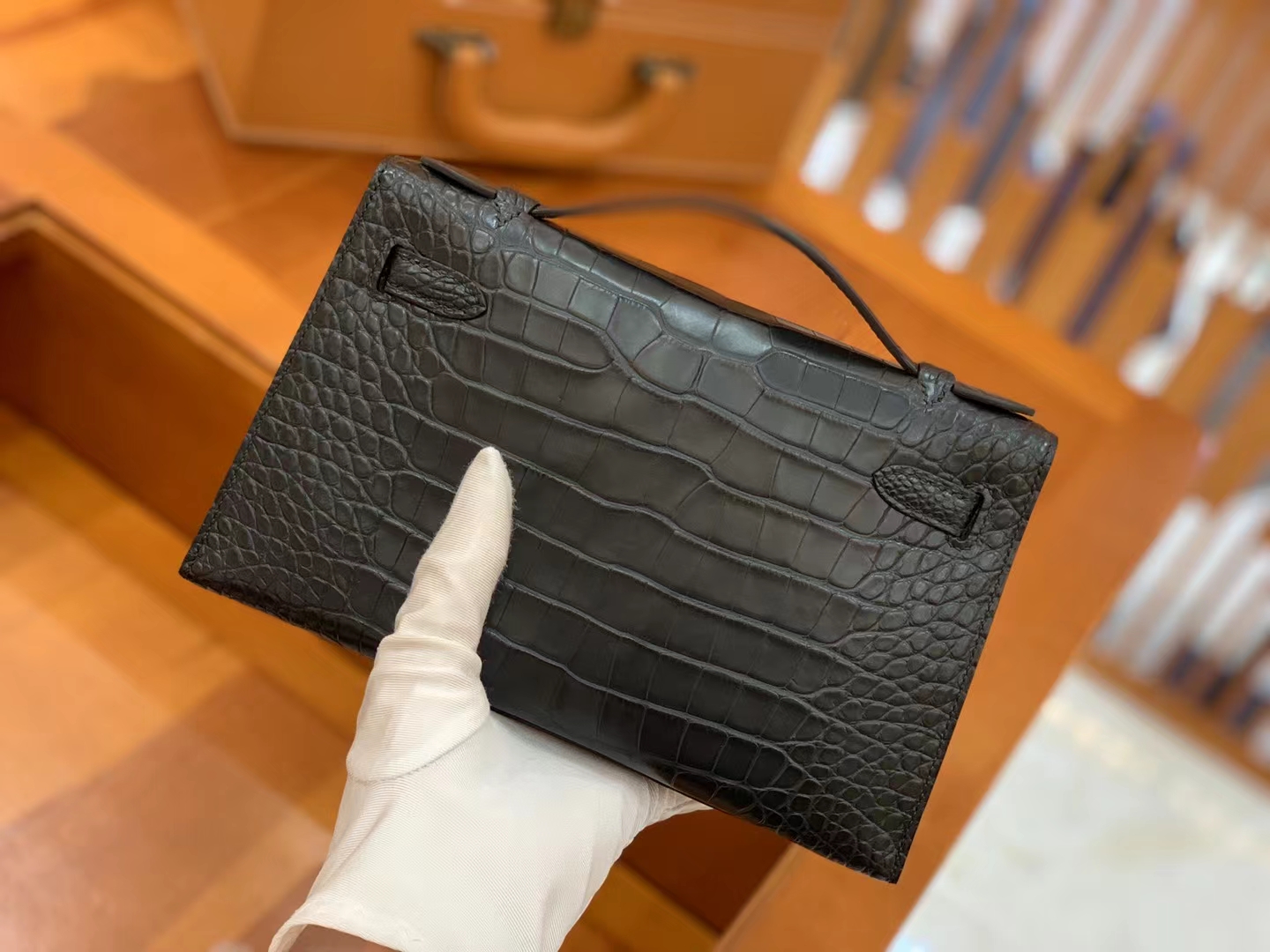 HERMES 爱马仕【现货】Mini一代 经典黑 银扣 一级美洲鳄鱼皮“□”进口蜜蜡线 全手工制作