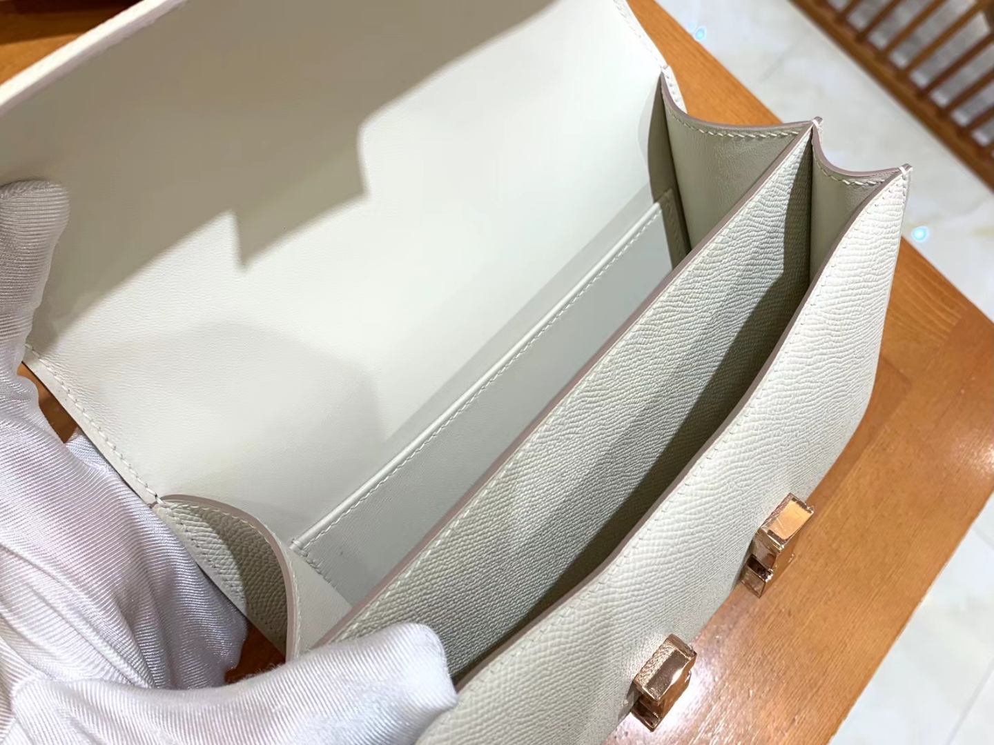 HERMES 爱马仕 Constance 康康 Epsom Craie 10奶昔白 浅金扣 19cm