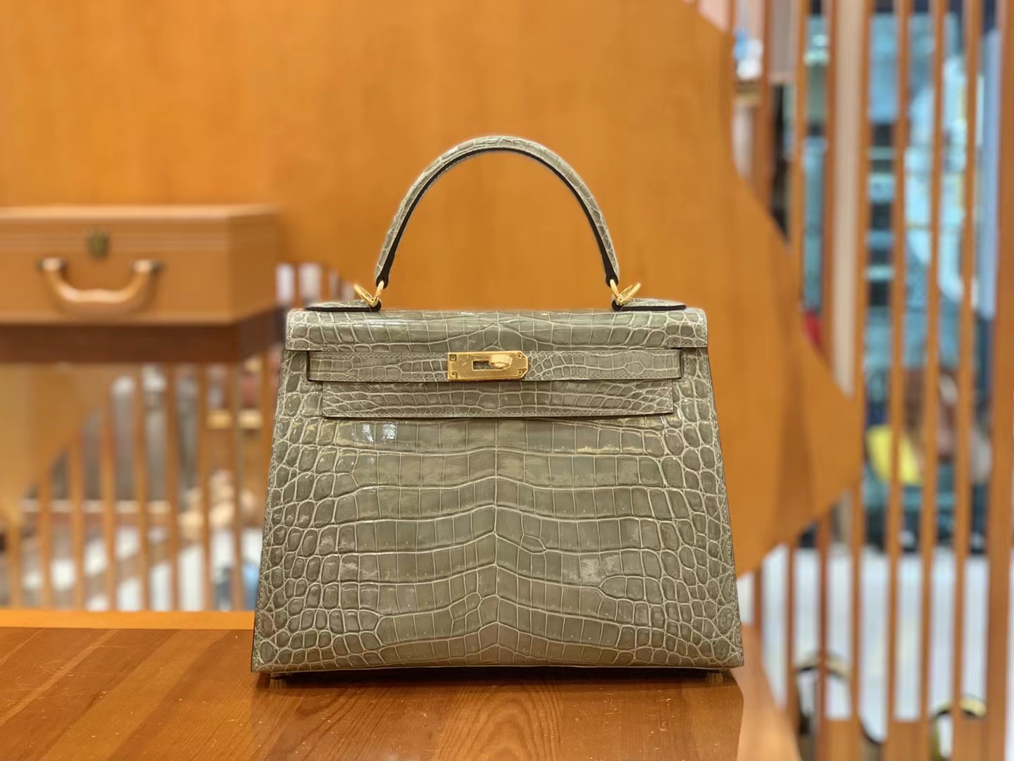 HERMES 爱马仕 Kelly 28cm 8C Gri Elephant 大象灰 银扣一级尼罗鳄鱼皮“••”进口蜜蜡线 全手工制作