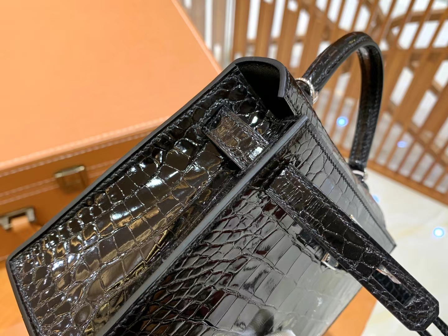 HERMES 爱马仕【现货】 Mini二代 经典黑 CC89 Nior 一级美洲鳄鱼皮“□” 进口蜜蜡线 全手工制作