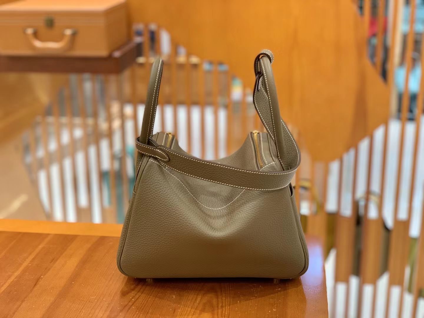 HERMES 爱马仕 Lindy 26cm Togo 8C Gri Elephant 大象灰 进口蜜蜡线 全手工制作