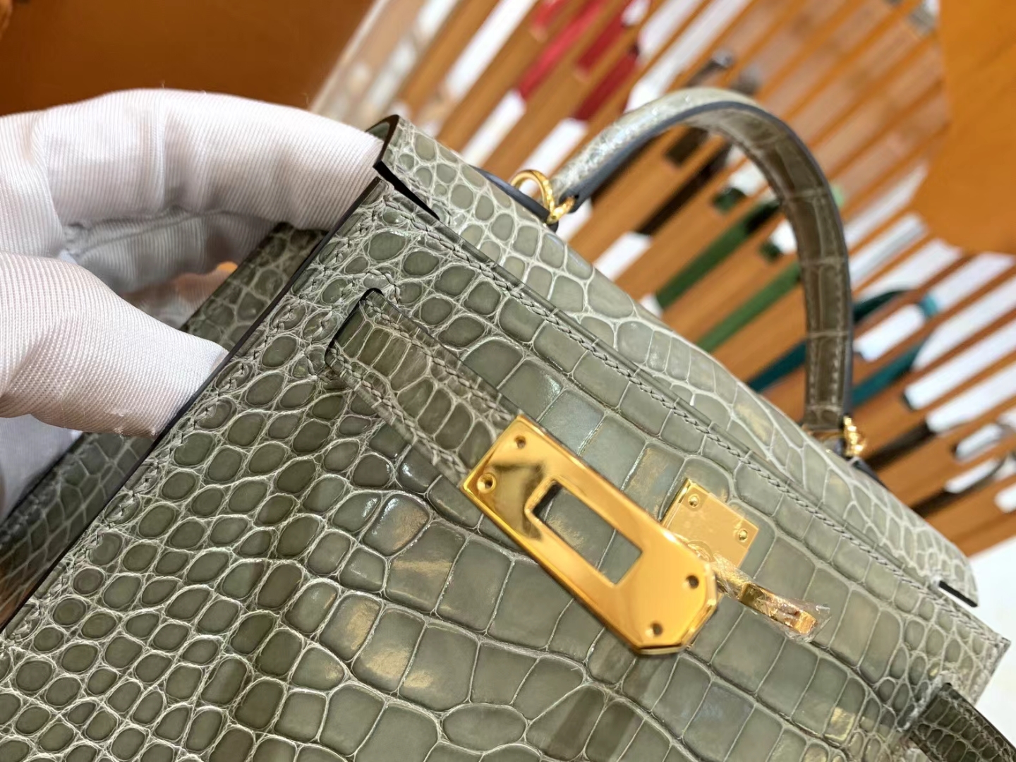 HERMES 爱马仕【现货】 Mini二代 81 Gris Tourterelle 斑鸠灰 金扣 一级美洲鳄鱼皮“□” 进口蜜蜡线 全手工制作
