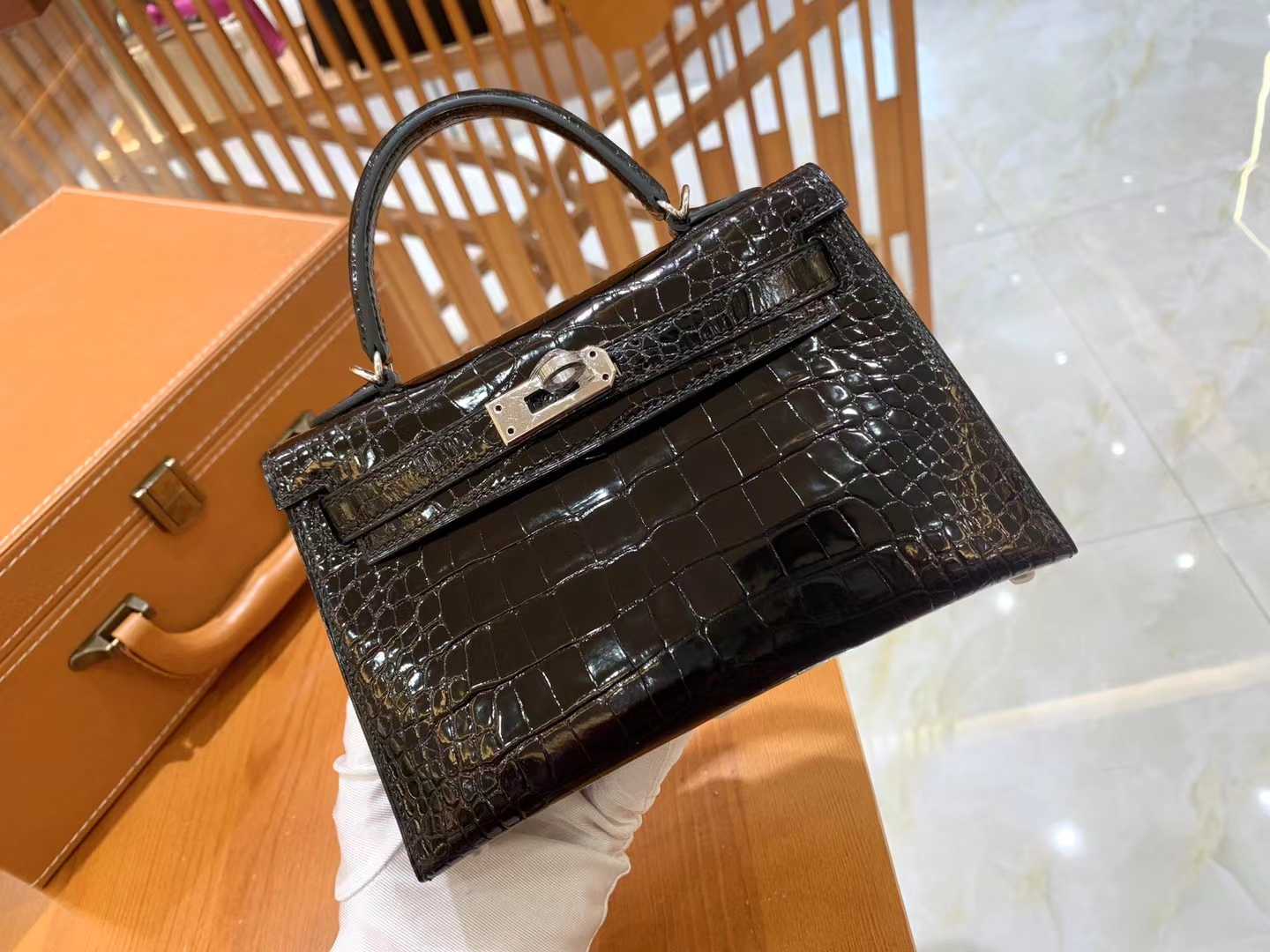 HERMES 爱马仕【现货】 Mini二代 经典黑 CC89 Nior 一级美洲鳄鱼皮“□” 进口蜜蜡线 全手工制作