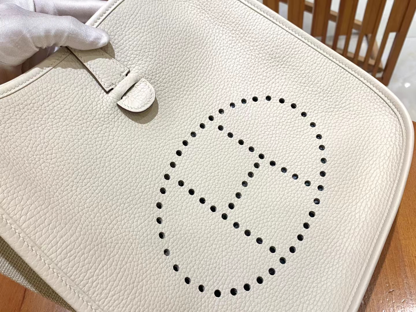 HERMES 爱马仕 Evelyne 29CM 伊芙琳 Togo Craie 10 奶昔白 进口蜜蜡线 全手工制作
