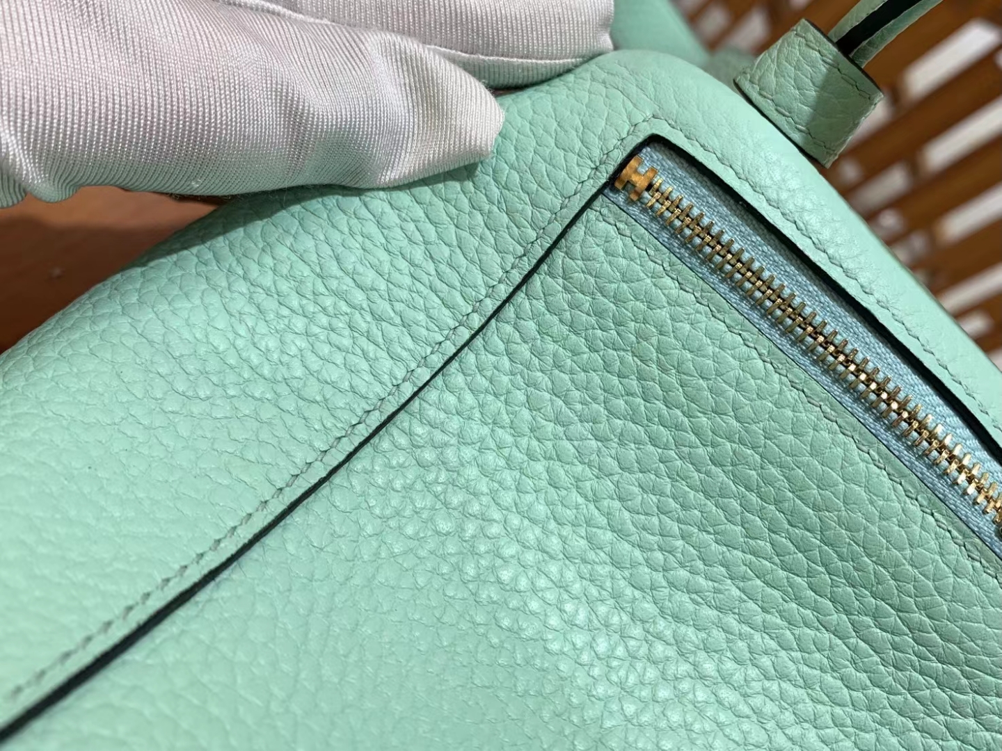 HERMES 爱马仕【现货】 Mini Lindy 6W Menthe薄荷绿 Togo 金扣 进口蜜蜡线 全手工制作