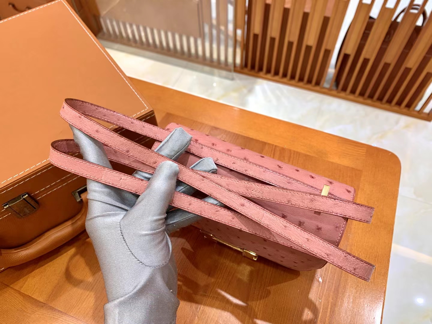 HERMES 爱马仕 Constance 空姐包 19cm 南非KK鸵鸟皮 Ostrich 陶瓷粉CC94 进口蜜蜡线 全手工制作