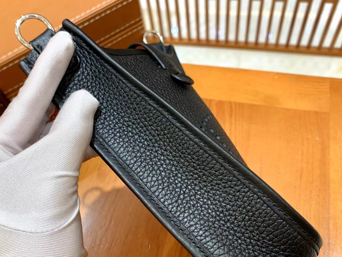 HERMES 爱马仕 伊芙琳17cm CC89 经典黑 进口TC大牛皮 银扣 进口蜜蜡线 全手工制作  款式：伊芙琳17cm