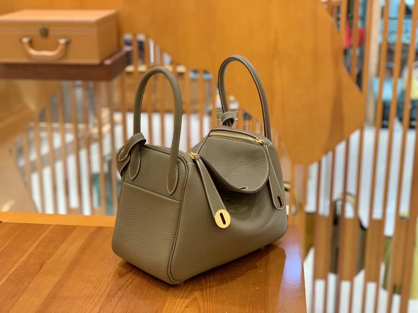 HERMES 爱马仕 Lindy 26cm Togo 8C Gri Elephant 大象灰 进口蜜蜡线 全手工制作
