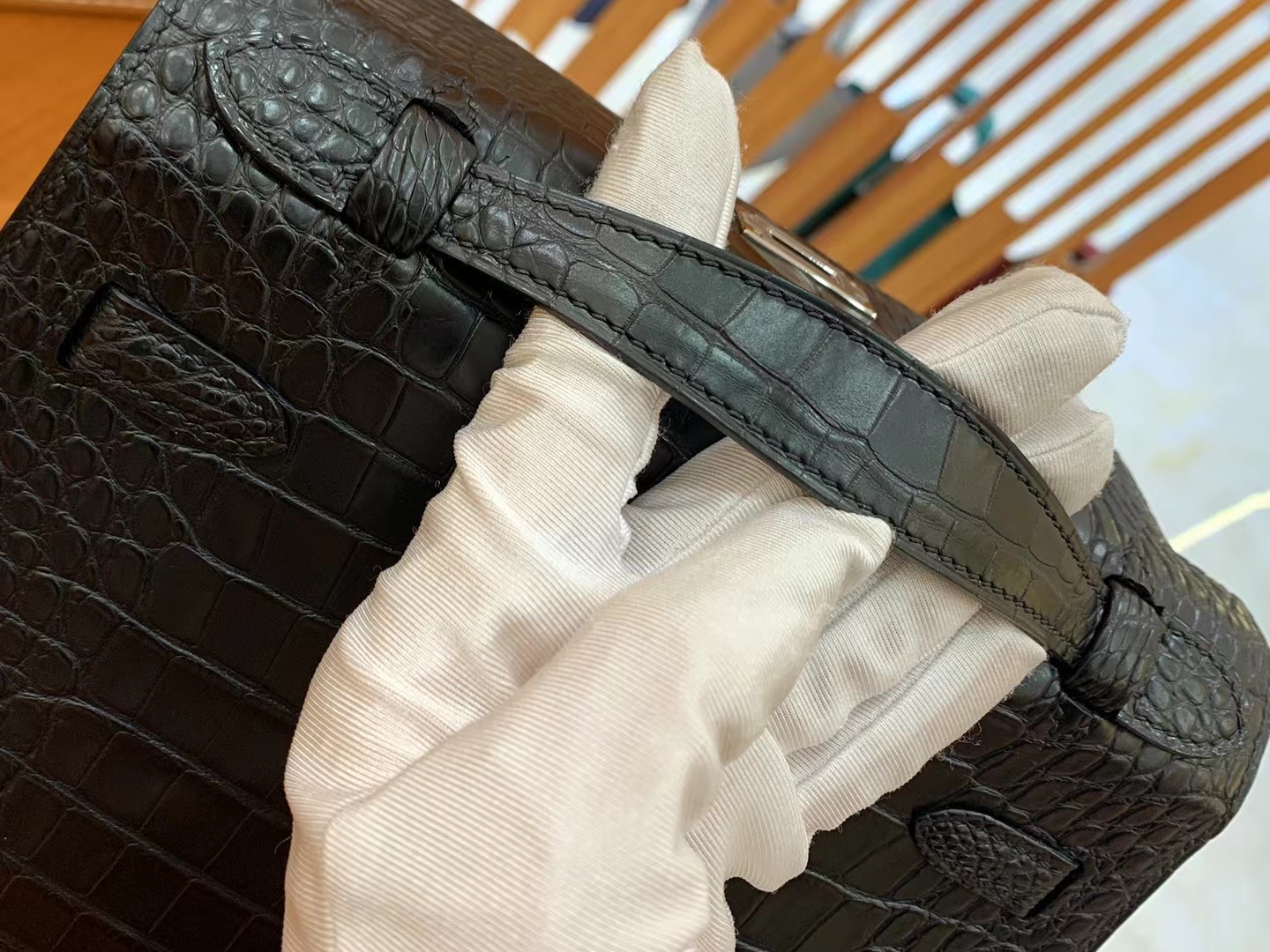 HERMES 爱马仕【现货】Mini一代 经典黑 银扣 一级美洲鳄鱼皮“□”进口蜜蜡线 全手工制作