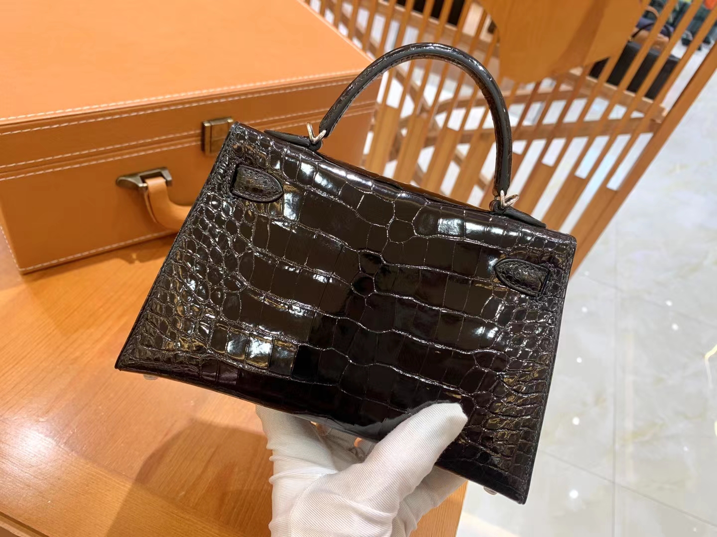 HERMES 爱马仕【现货】 Mini二代 经典黑 CC89 Nior 一级美洲鳄鱼皮“□” 进口蜜蜡线 全手工制作