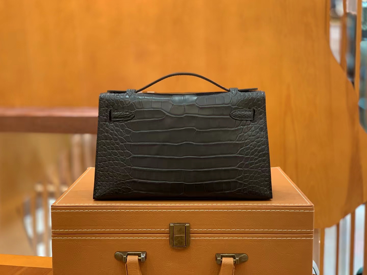 HERMES 爱马仕【现货】Mini一代 经典黑 银扣 一级美洲鳄鱼皮“□”进口蜜蜡线 全手工制作
