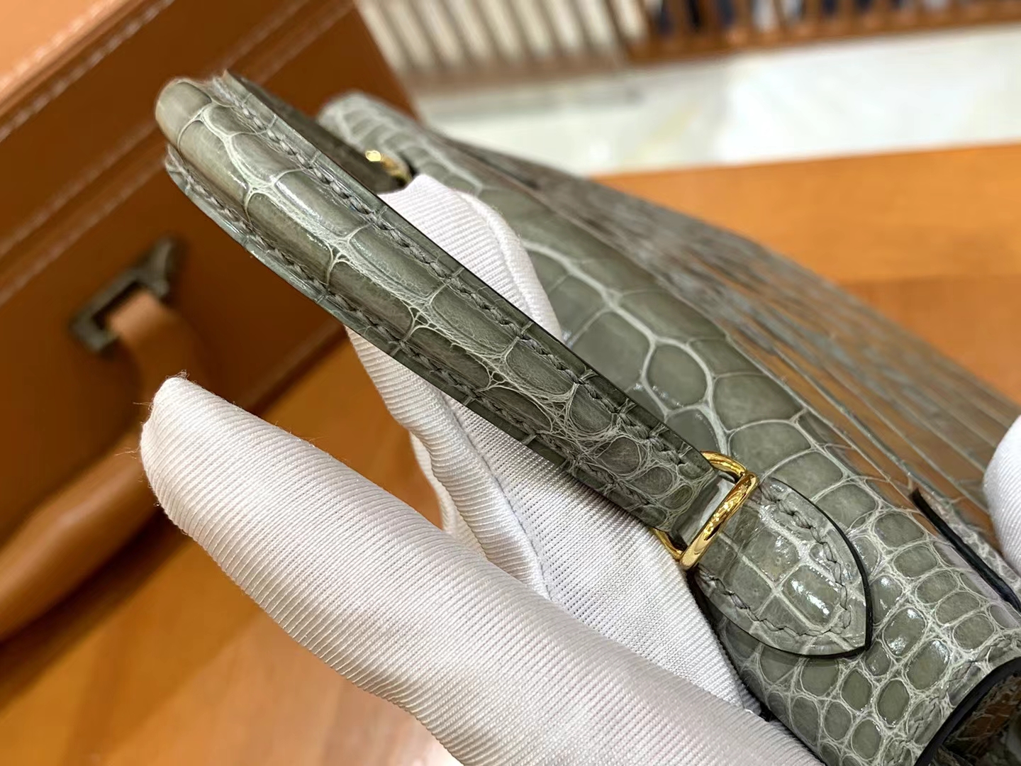 HERMES 爱马仕【现货】 Mini二代 81 Gris Tourterelle 斑鸠灰 金扣 一级美洲鳄鱼皮“□” 进口蜜蜡线 全手工制作