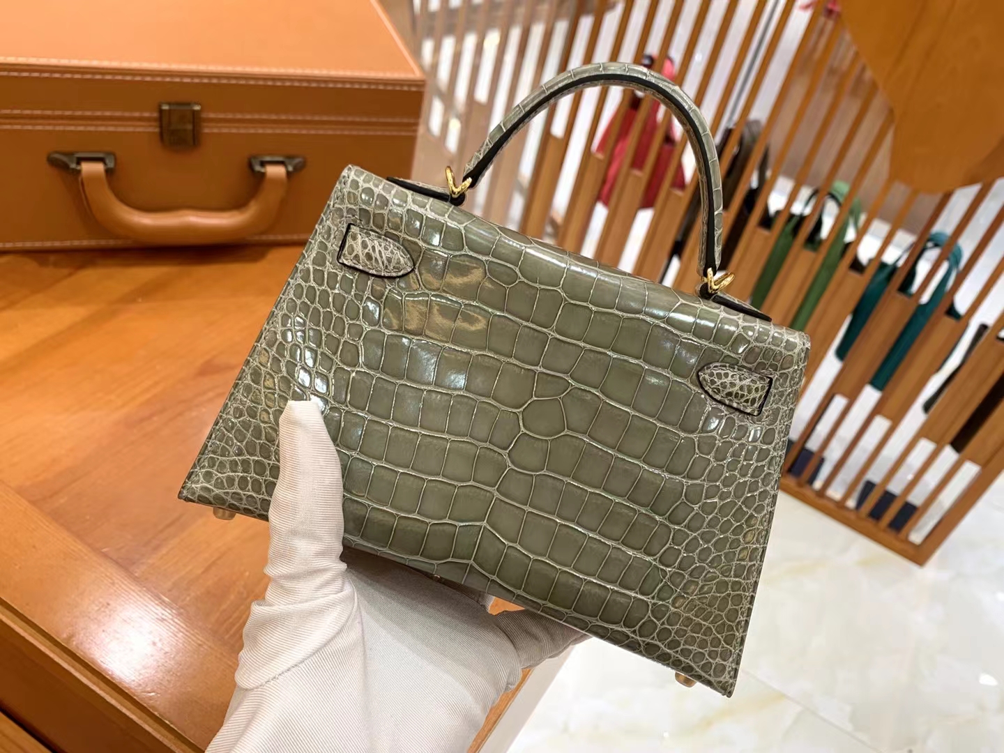HERMES 爱马仕【现货】 Mini二代 81 Gris Tourterelle 斑鸠灰 金扣 一级美洲鳄鱼皮“□” 进口蜜蜡线 全手工制作