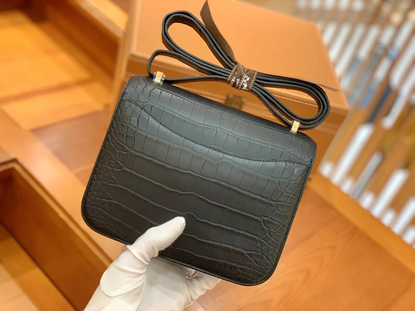 HERMES 爱马仕【现货】Constance 19cm CC89 Nior 经典黑 一级美洲鳄鱼皮“□” 进口蜜蜡线 全手工制作