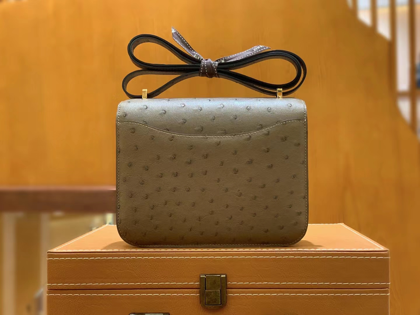 HERMES 爱马仕 Constance 空姐包 19cm 南非KK鸵鸟皮 Ostrich 8S Gris souris 鼠灰色 进口蜜蜡线 全手工制作