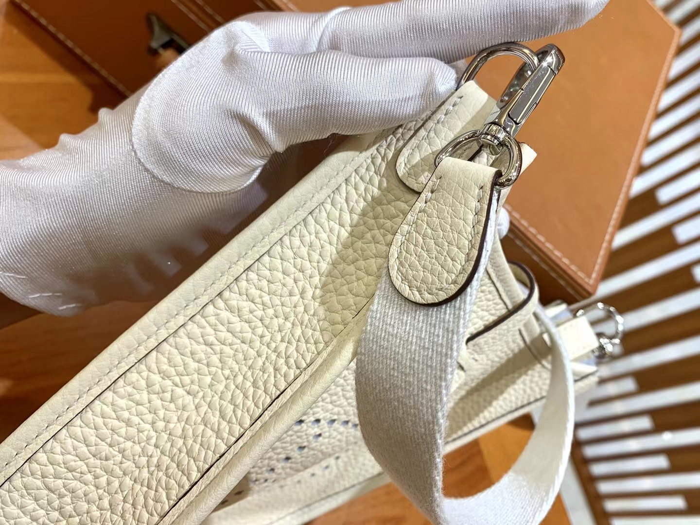 HERMES 爱马仕 伊芙琳17cm Craie 10 奶昔白 进口TC大牛皮 银扣 进口蜜蜡线 全手工制作