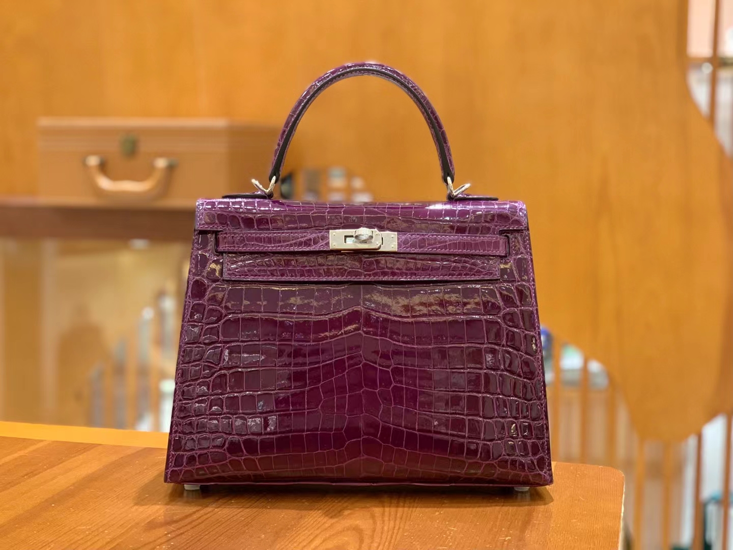 HERMES 爱马仕 Kelly 25cm 9G Amethyst 水晶紫 金扣 一级美洲鳄鱼皮“□” 进口蜜蜡线 全手工制作