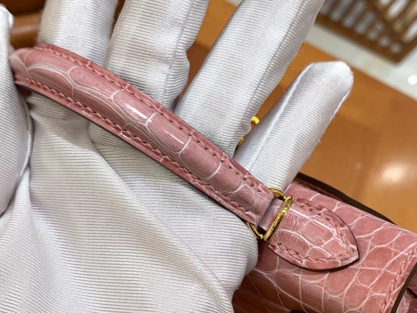 HERMES 爱马仕【现货】 Mini二代 3Q Rose Saiura樱花粉 一级美洲鳄鱼皮“□” 进口蜜蜡线 全手工制作