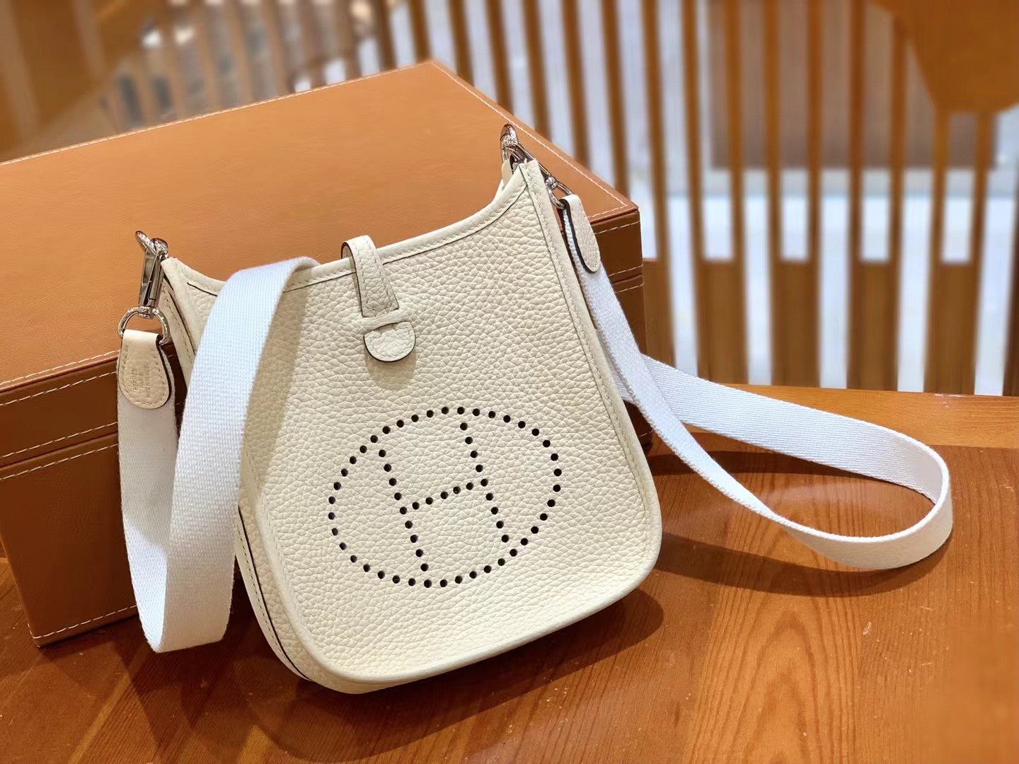 HERMES 爱马仕 伊芙琳17cm Craie 10 奶昔白 进口TC大牛皮 银扣 进口蜜蜡线 全手工制作