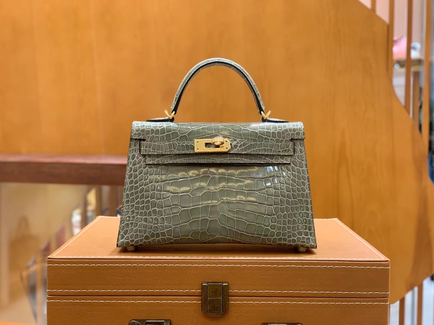 HERMES 爱马仕【现货】 Mini二代 81 Gris Tourterelle 斑鸠灰 金扣 一级美洲鳄鱼皮“□” 进口蜜蜡线 全手工制作