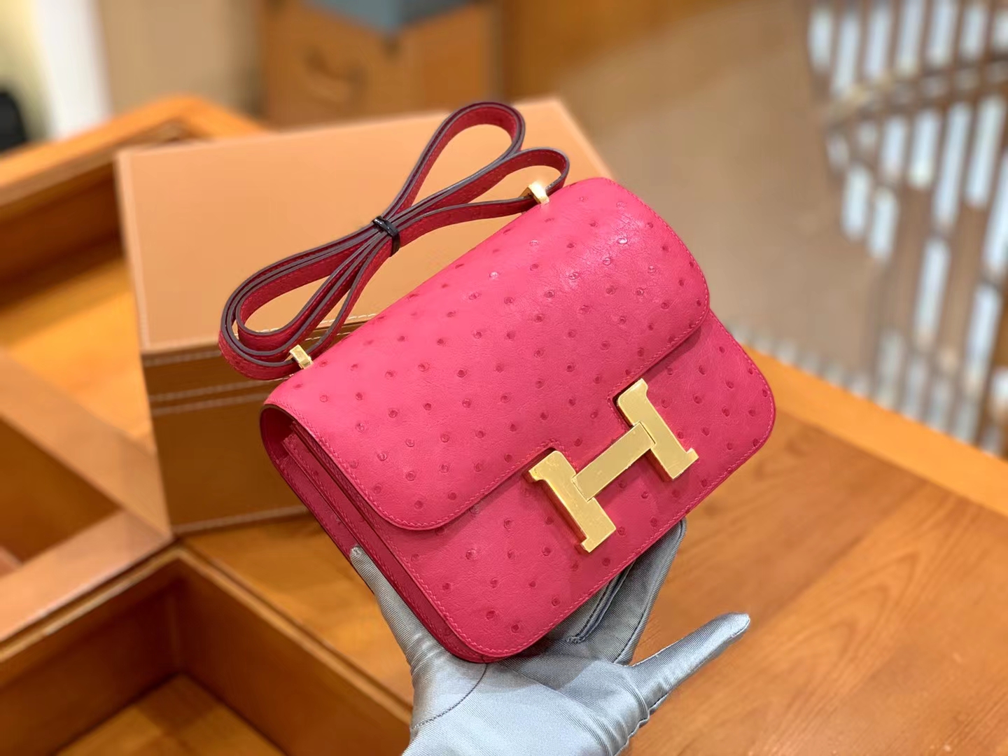 HERMES 爱马仕 Constance 空姐包 19cm 南非KK鸵鸟皮 Ostrich 5U Rose Dragee糖果粉 进口蜜蜡线 全手工制作